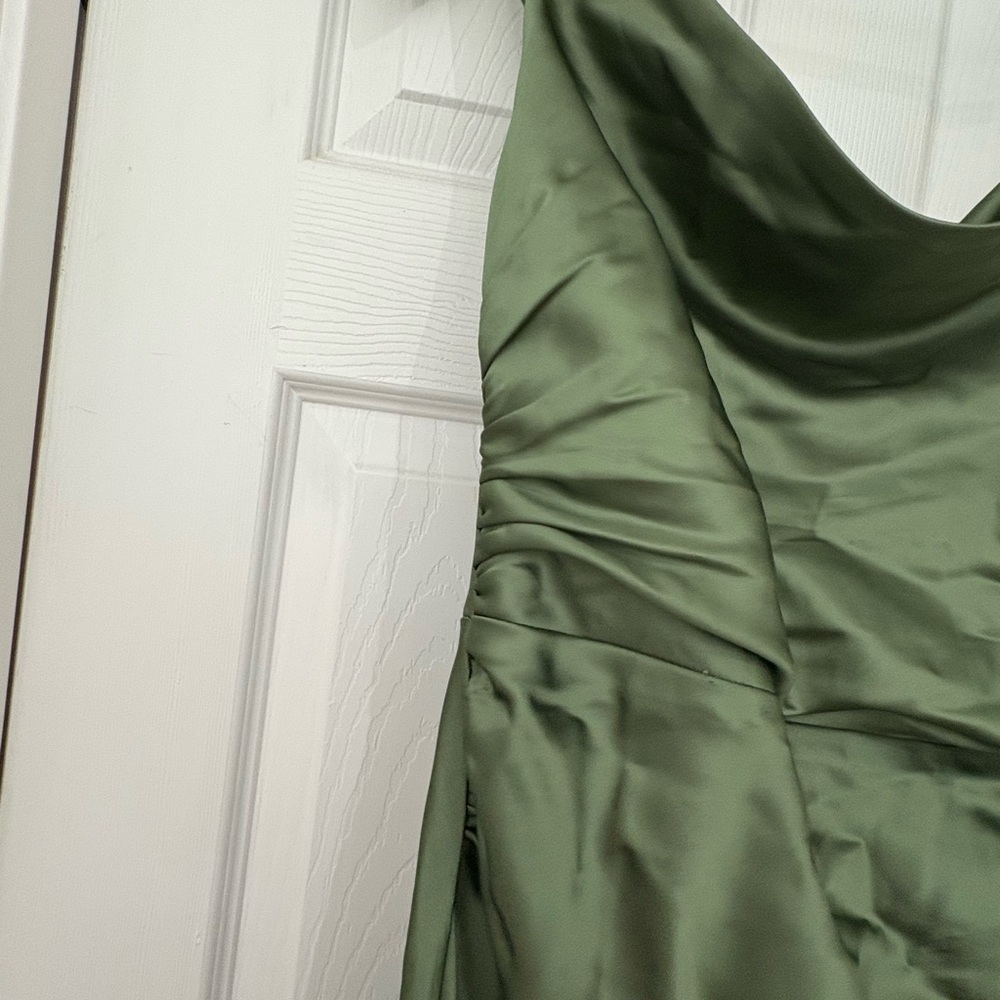 Elegant Olive Green Off-Shoulder Dress - Picture 7 of 10